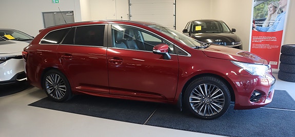Toyota Avensis 4 of 5