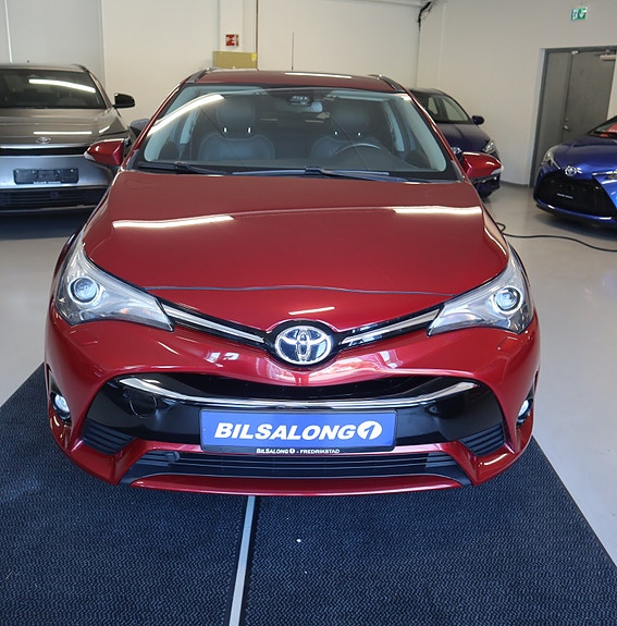 Toyota Avensis 5 of 5