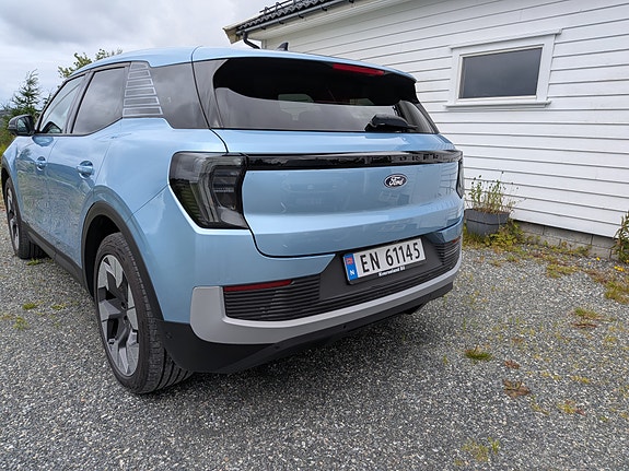 Ford Explorer 4 of 5