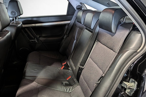 Opel Vectra 18 of 23