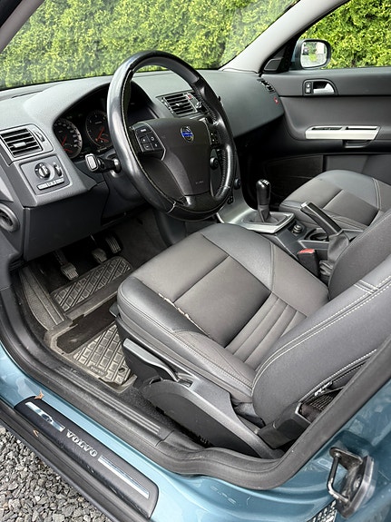 Volvo S40 12 of 25