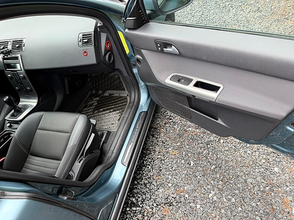 Volvo S40 7 of 25