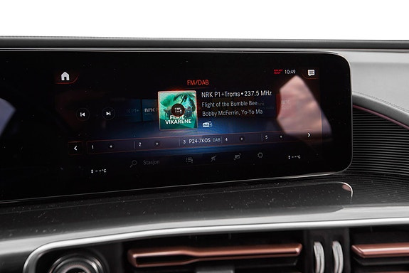 Mercedes-Benz EQC400 18 of 30