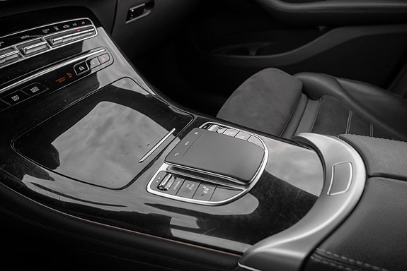 Mercedes-Benz EQC400 25 of 30