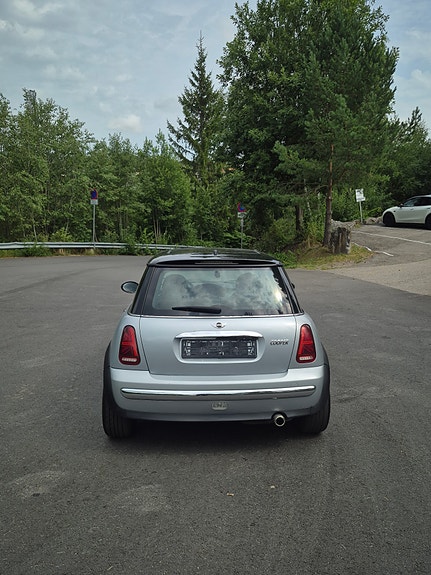 MINI Cooper 5 of 5