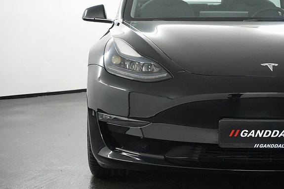 Tesla Model 3 4 of 5
