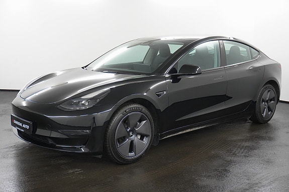 Tesla Model 3 5 of 5
