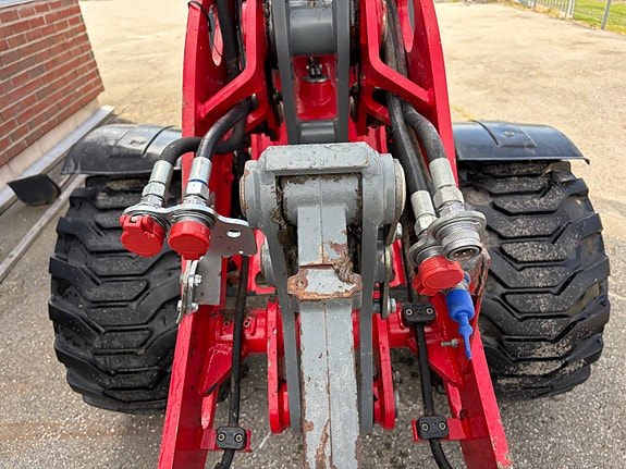 Weidemann 1380 Classic/Nye dekk/Euro/Høy løftehøyde 3,2m/Lavt tårn/3/4 funksjon 4 of 10