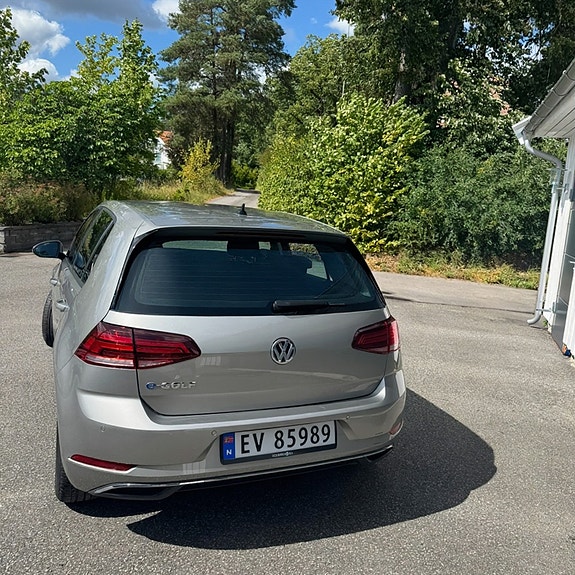 Volkswagen e-Golf VII 5 of 5