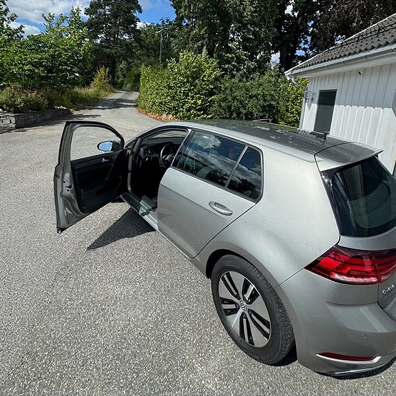 Volkswagen e-Golf VII 4 of 5