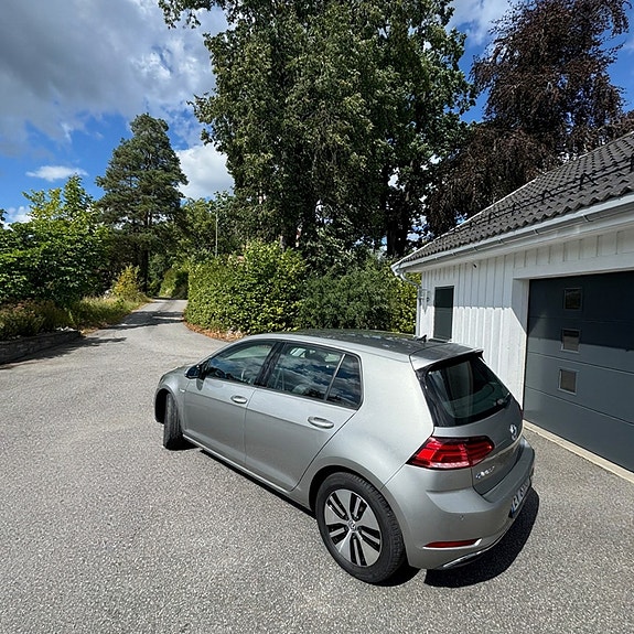 Volkswagen e-Golf VII 3 of 5