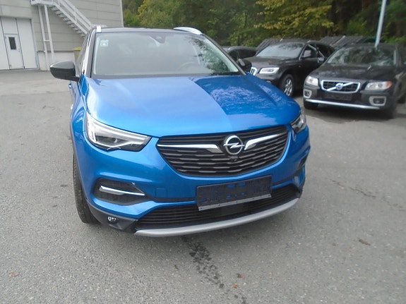 Opel Grandland X 2 of 5