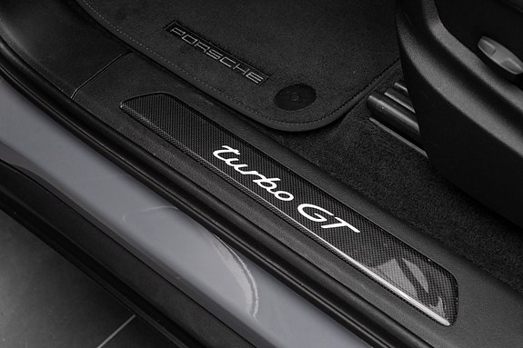 Porsche Cayenne Coupe 28 of 30
