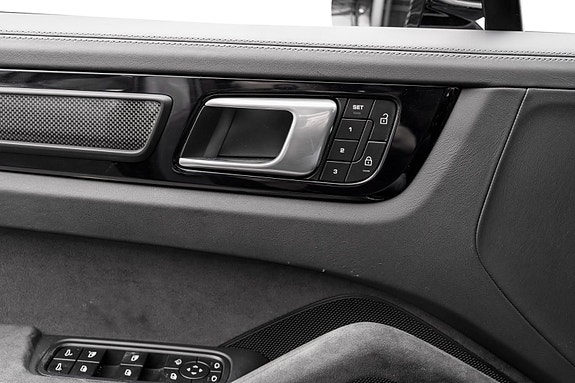 Porsche Cayenne Coupe 23 of 30
