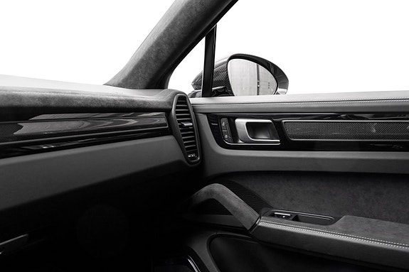 Porsche Cayenne Coupe 22 of 30