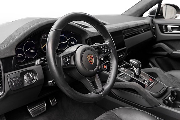 Porsche Cayenne Coupe 26 of 30