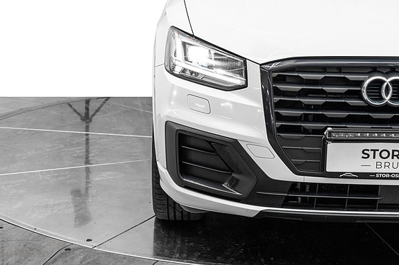Audi Q2 2 of 5