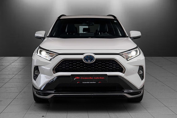 Toyota RAV4 4 of 5