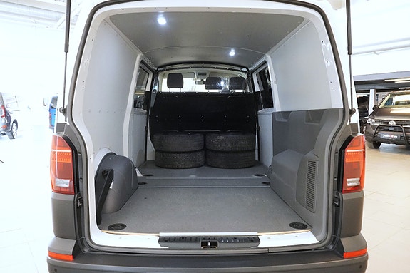 Volkswagen Transporter 26 of 27