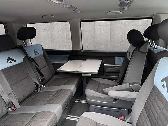 Volkswagen Multivan 14 of 21