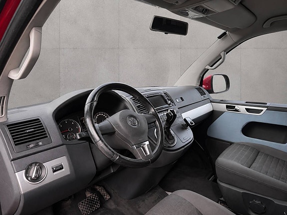 Volkswagen Multivan 10 of 21