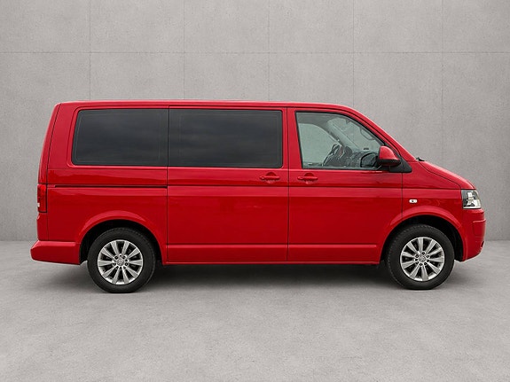 Volkswagen Multivan 7 of 21