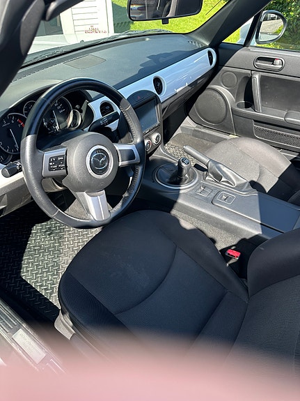 Mazda MX-5 8 of 19