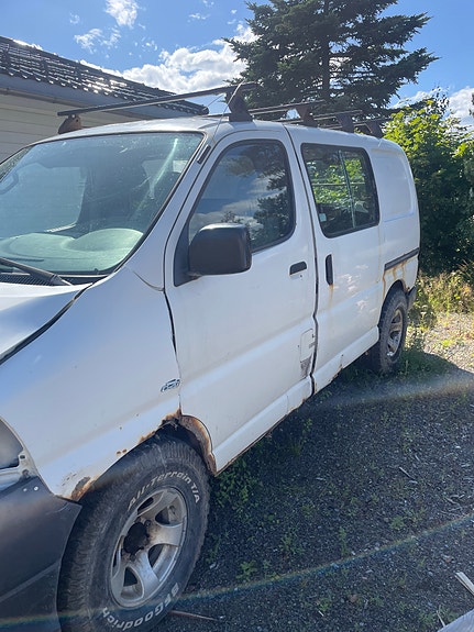 Toyota HiAce 2 of 14