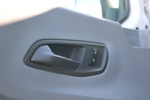 Ford Transit 9 of 25