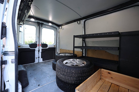 Ford Transit 24 of 25