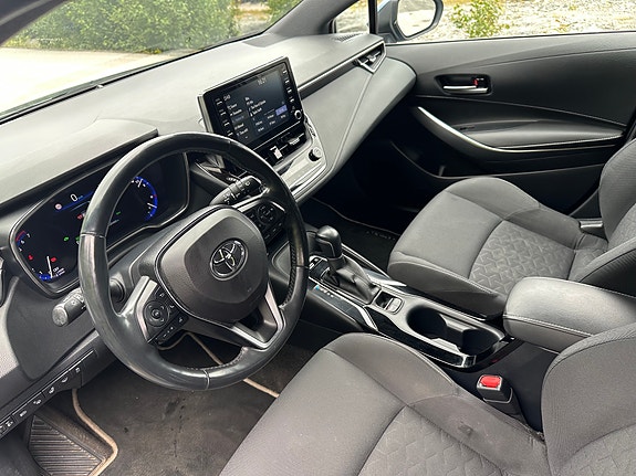 Toyota Corolla 9 of 30