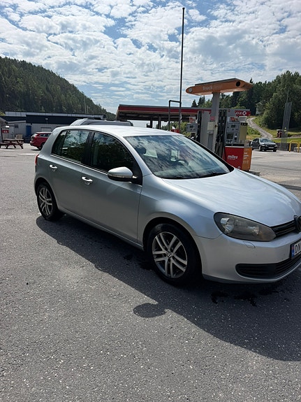Volkswagen Golf VI 2 of 5