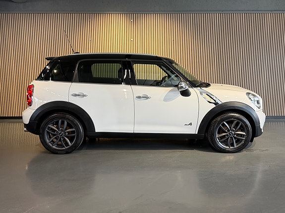 MINI Countryman Cooper 3 of 5