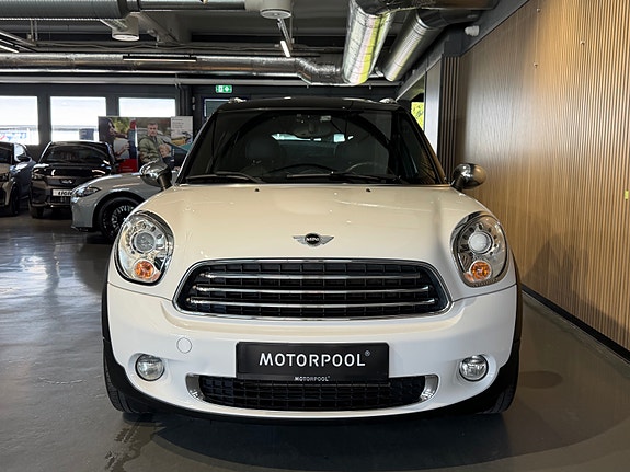 MINI Countryman Cooper 2 of 5