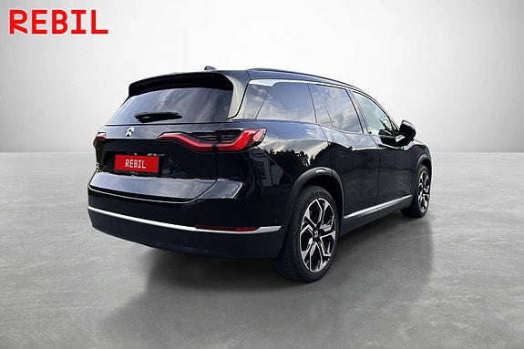 NIO ES8 4 of 21