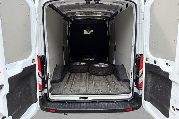 Ford Transit 15 of 23