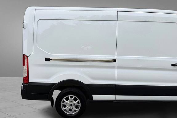 Ford Transit 9 of 23