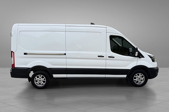 Ford Transit 8 of 23