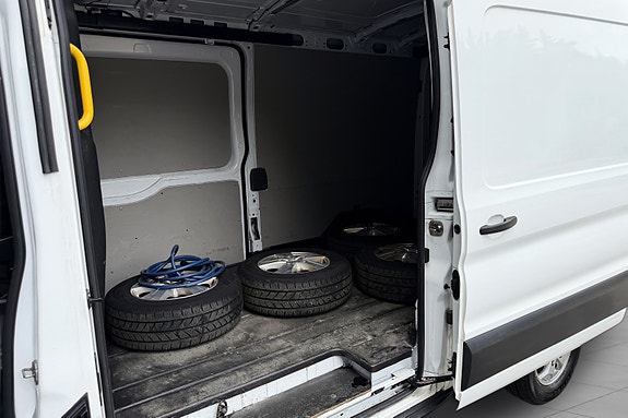 Ford Transit 14 of 23