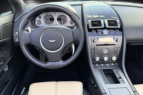 Aston Martin Vantage 14 of 21