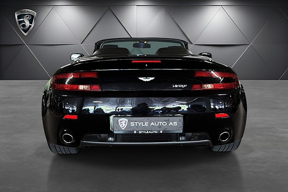 Aston Martin Vantage 5 of 21