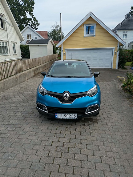 Renault Captur 3 of 25