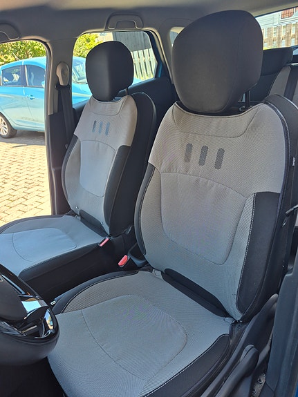 Renault Captur 8 of 25