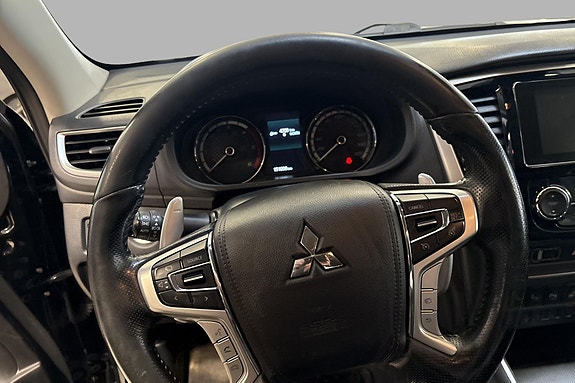 Mitsubishi L200 12 of 23