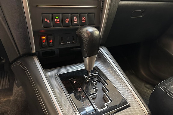 Mitsubishi L200 15 of 23