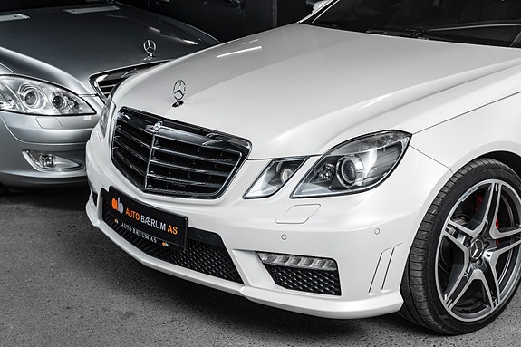 Mercedes-Benz E63 2 of 5