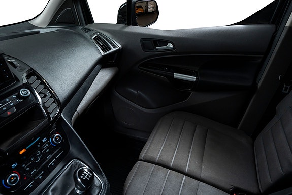 Ford Transit Connect 16 of 27