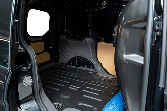 Ford Transit Connect 23 of 27