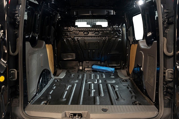 Ford Transit Connect 22 of 27