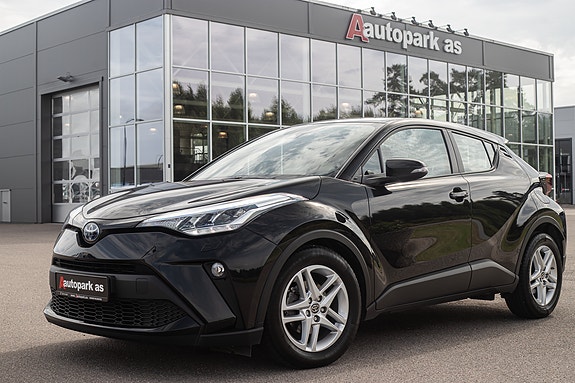 Toyota C-HR 3 of 30